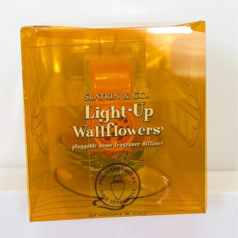 Bath & Body Slatkin & Co. Light Up Wallflowers Jack-O-Lantern Pumpkin Diffuser